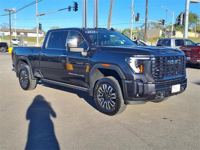 Used 2024 GMC Sierra 2500 Denali Ultimate image 3