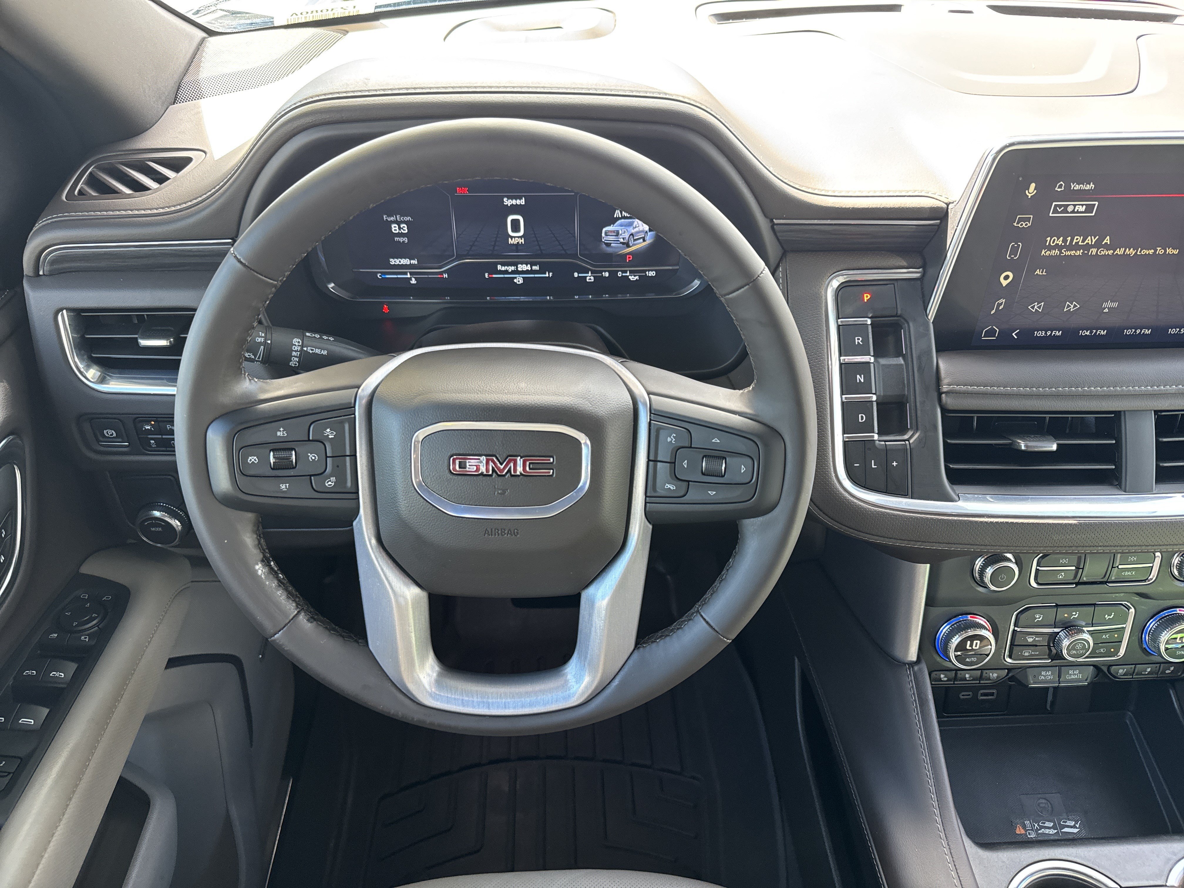 Used 2024 GMC Yukon XL SLT w/ SLT Luxury Package RWD image 18