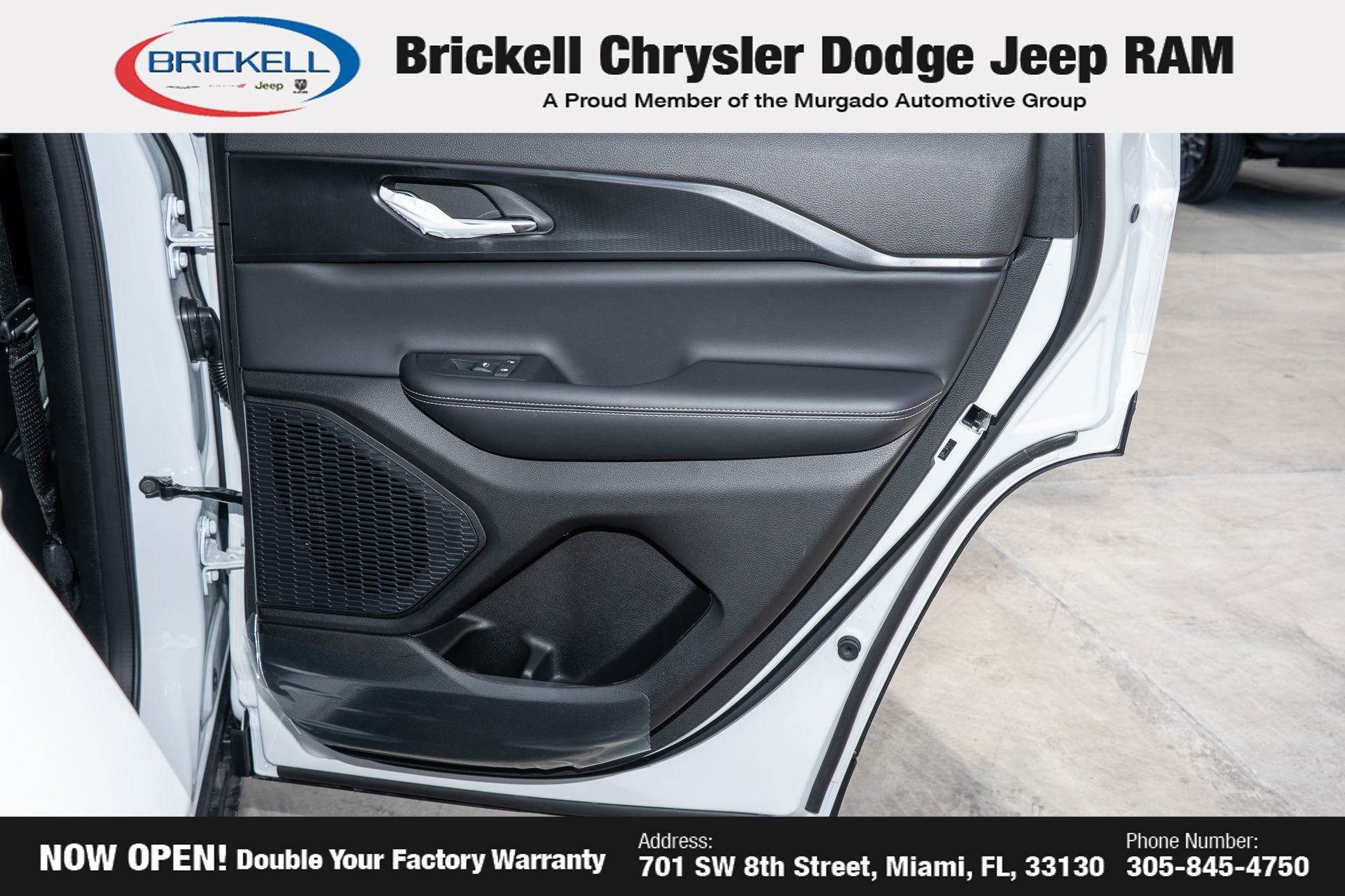 New 2025 Jeep Grand Cherokee Altitude image 14