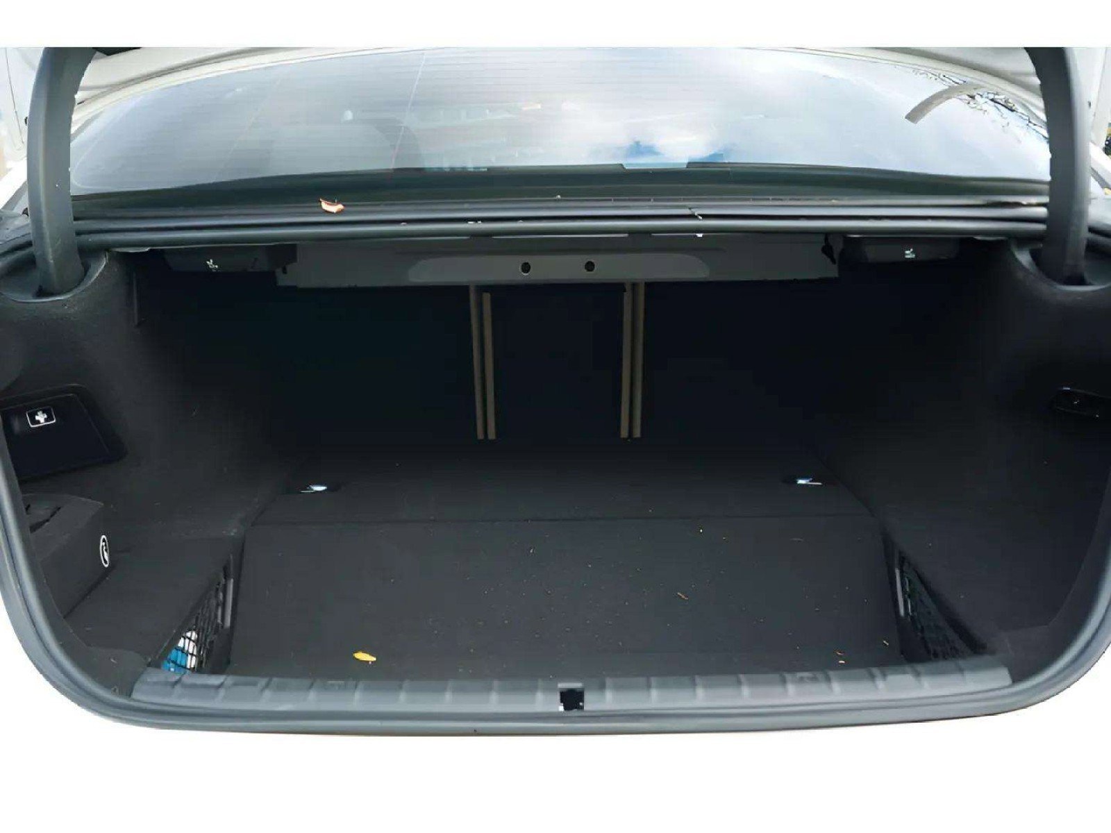 Used 2018 BMW 530e xDrive image 44