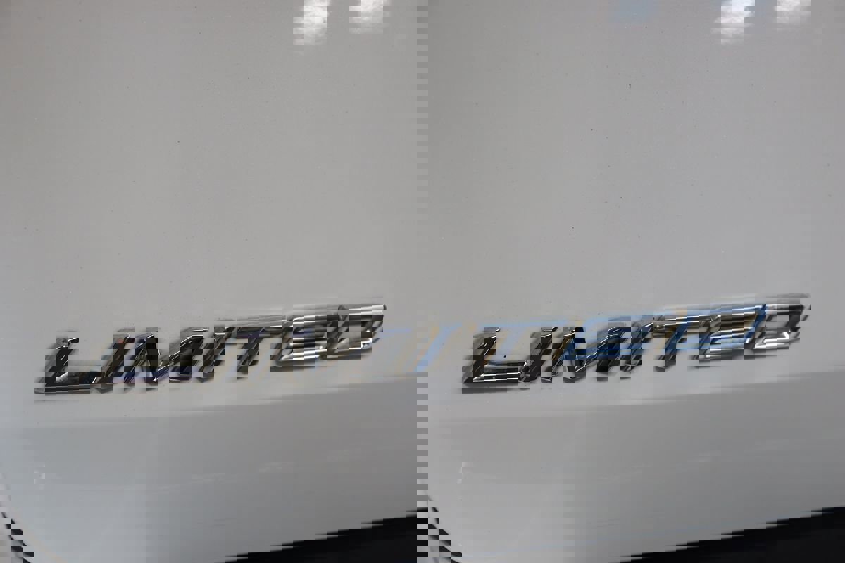 Used 2020 Ford Explorer Limited AWD/4WD image 23