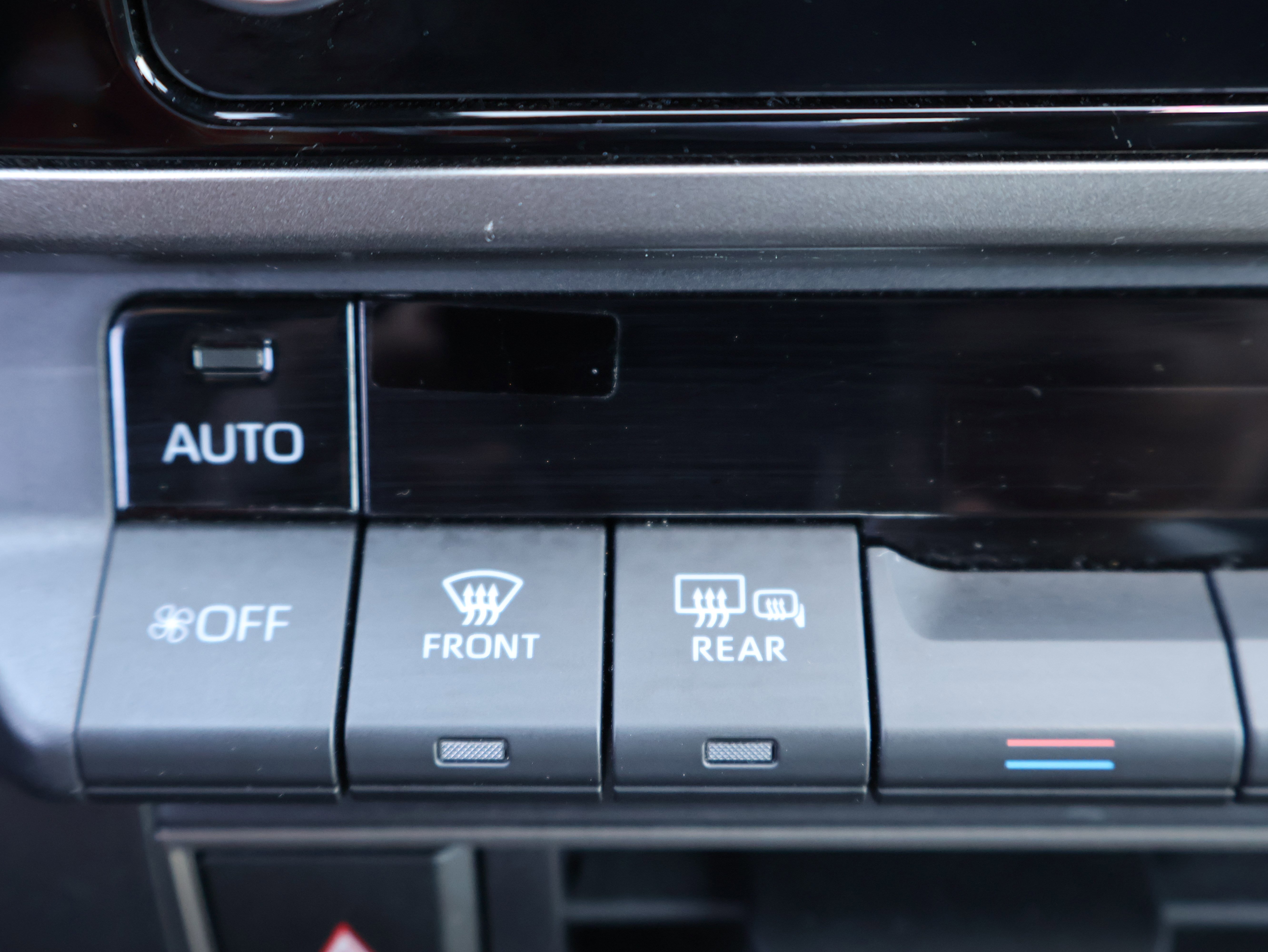 Used 2025 Toyota Camry SE FWD image 25