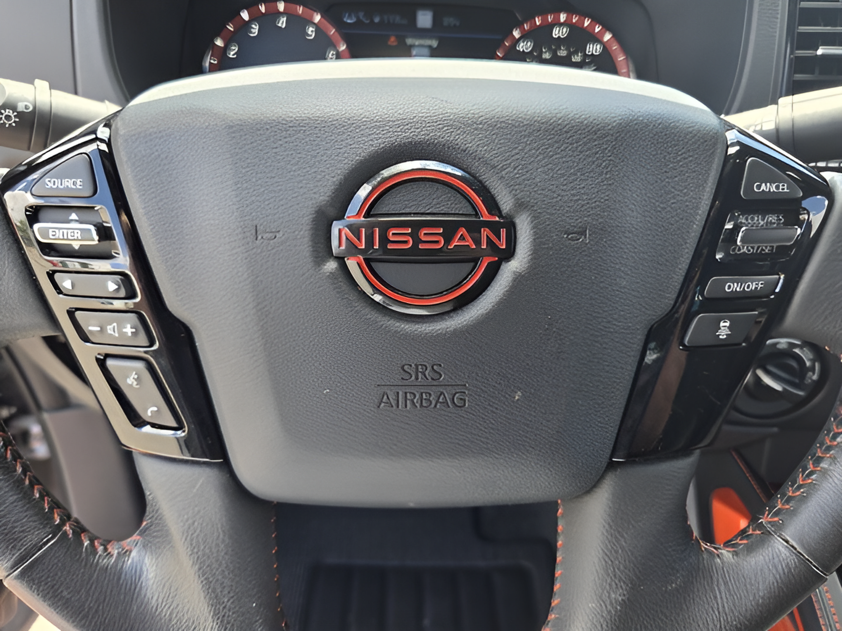 Used 2023 Nissan Frontier PRO-4X w/ Technology Package AWD/4WD image 30