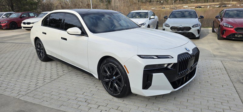 Certified 2023 BMW 740i image 3