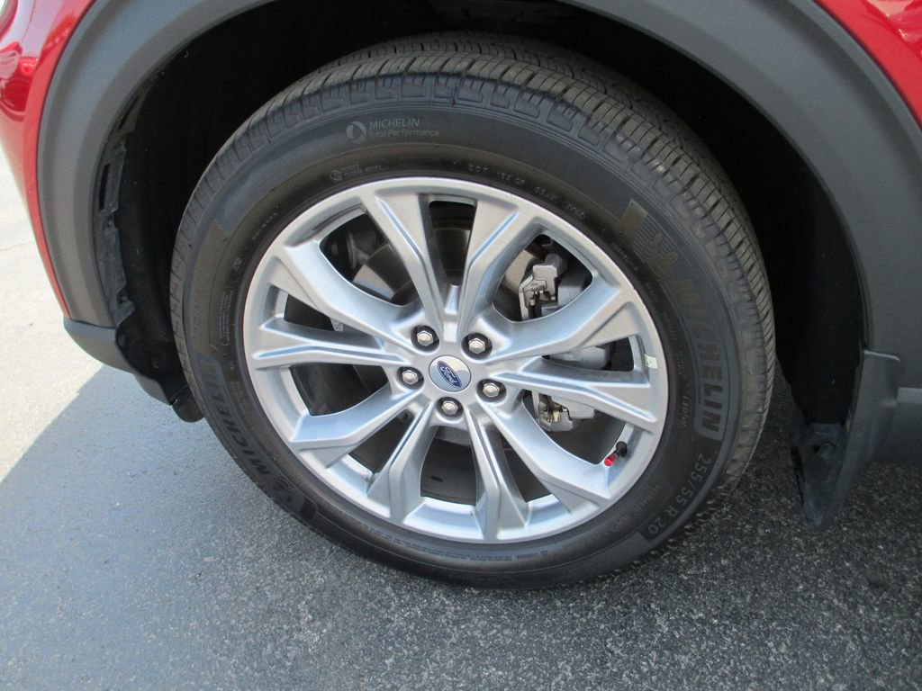 Used 2023 Ford Explorer XLT w/ Equipment Group 202A image 14