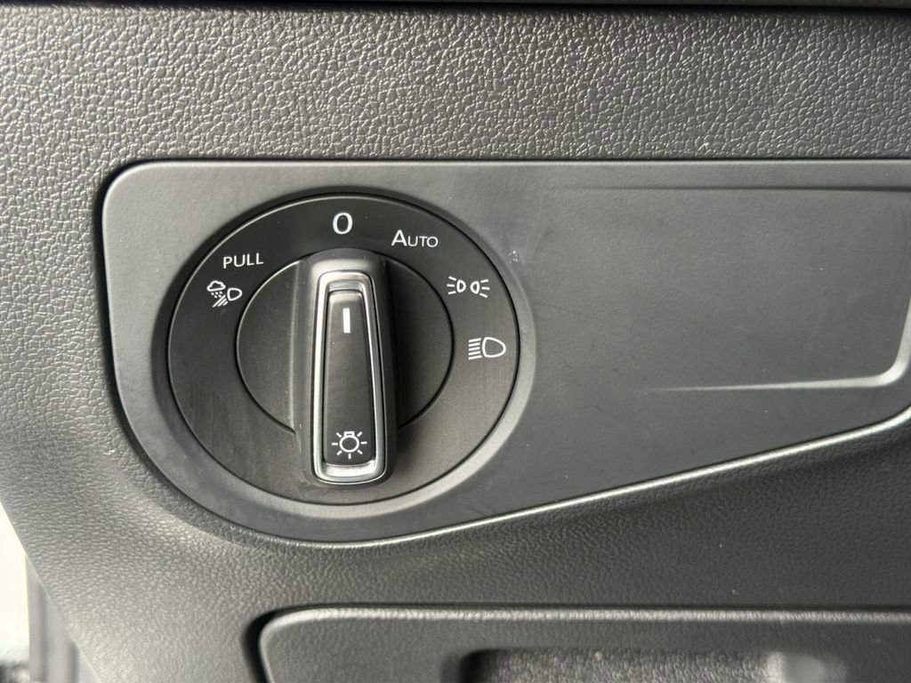 Used 2022 Volkswagen Tiguan SEL R-Line image 22