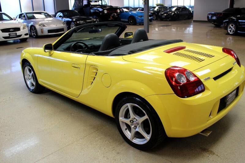 Used 2004 Toyota MR2 image 13