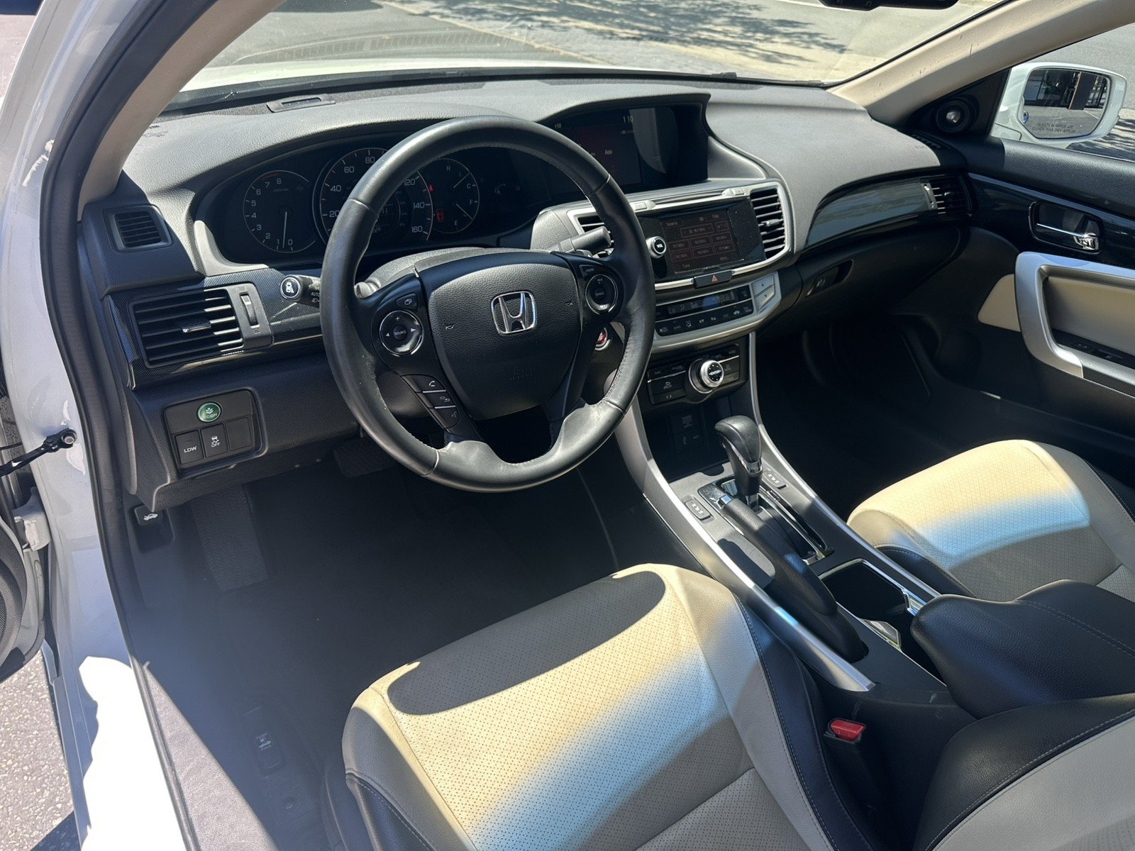 Used 2015 Honda Accord EX-L image 17