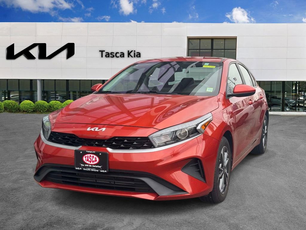 Used 2023 Kia Forte LXS FWD image 3