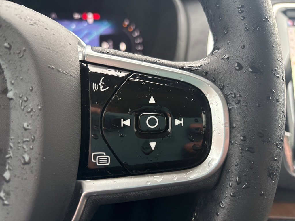 Certified 2023 Volvo XC90 B5 Plus image 21