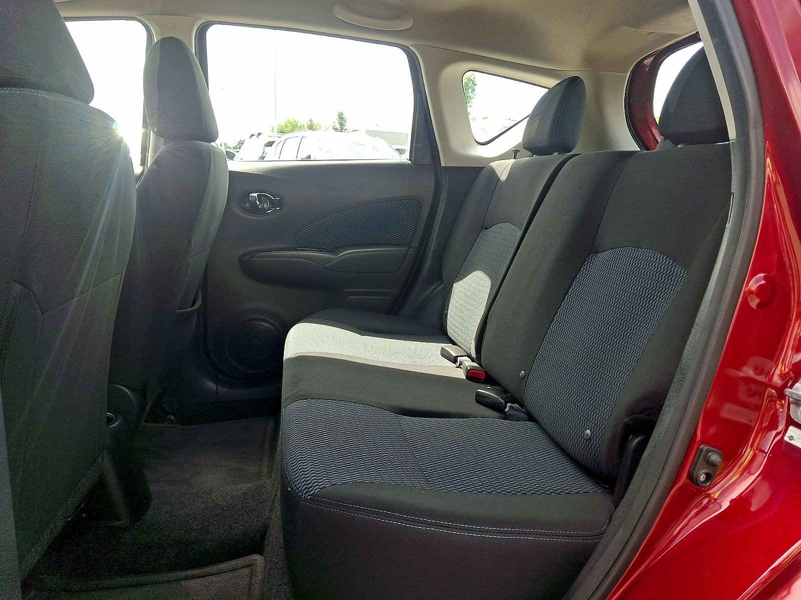 Used 2016 Nissan Versa Note SV FWD image 12