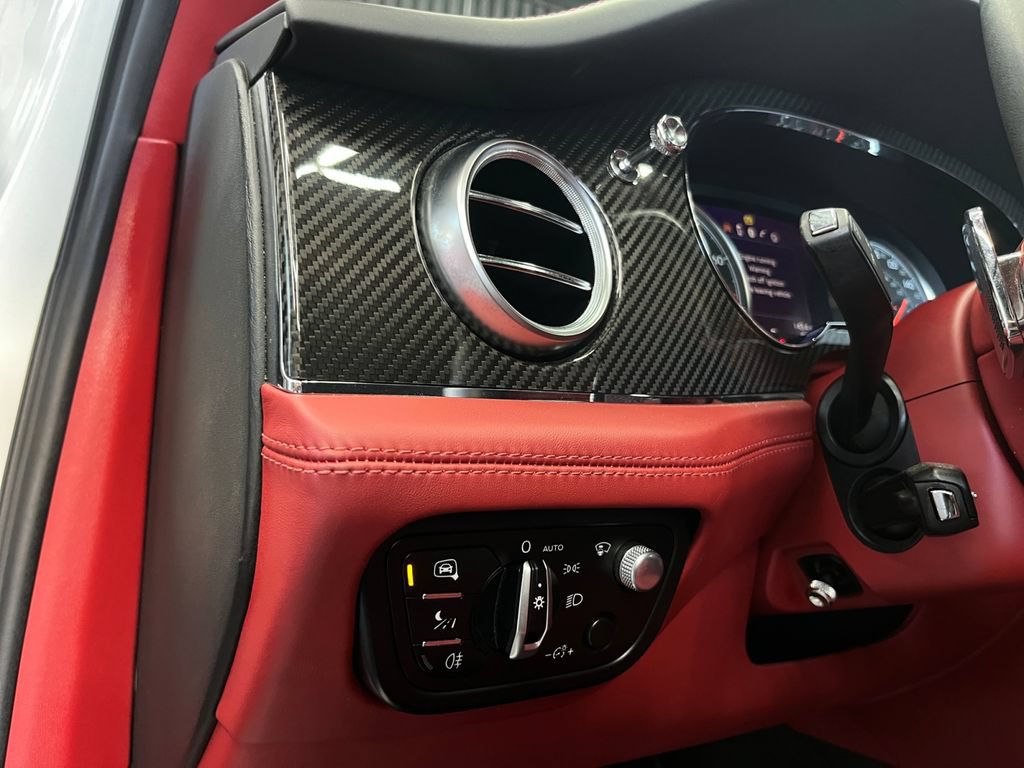 Used 2020 Bentley Bentayga AWD/4WD image 17