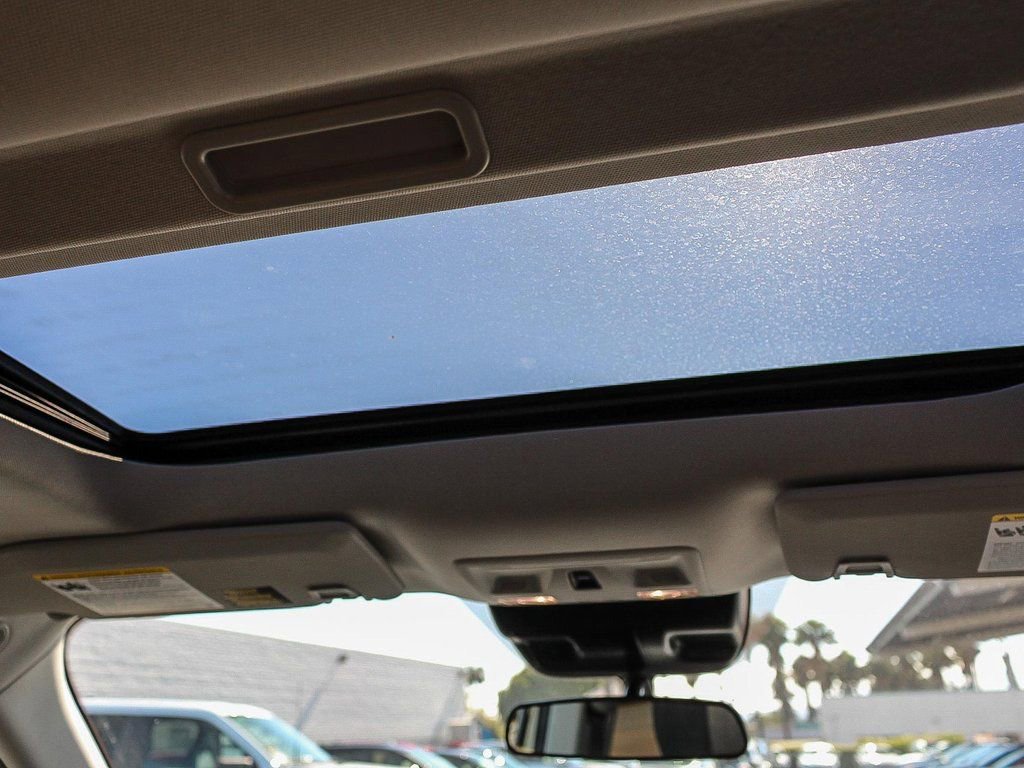 New 2025 Ford Maverick XLT w/ XLT Luxury Package image 17