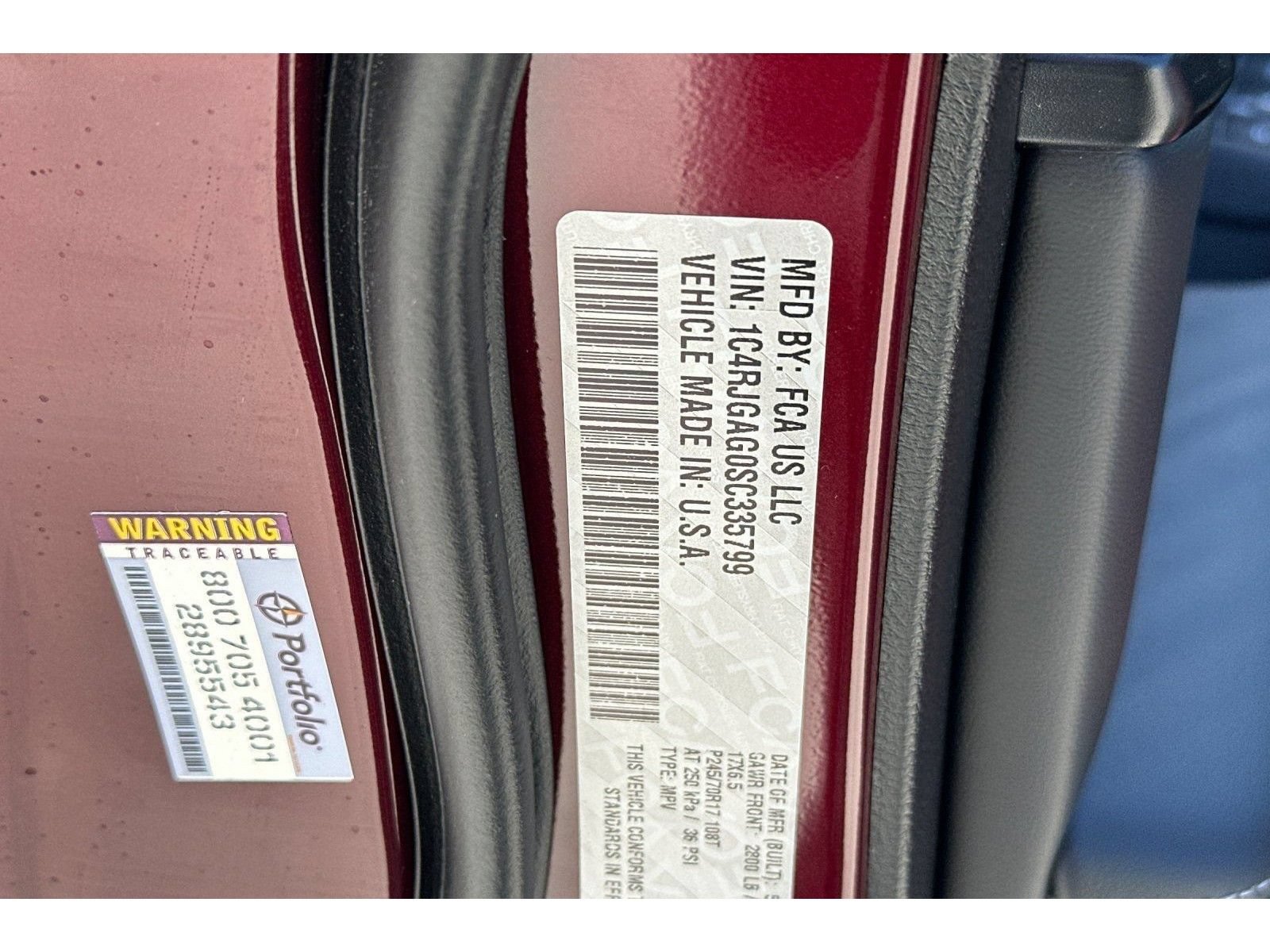 New 2025 Jeep Grand Cherokee Laredo w/ Luxury Tech Group I RWD image 29
