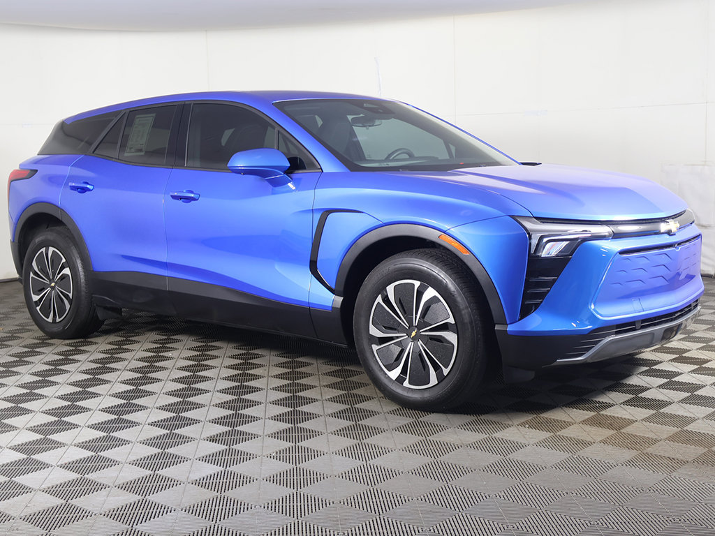 Used 2025 Chevrolet Blazer EV LT AWD/4WD image 3