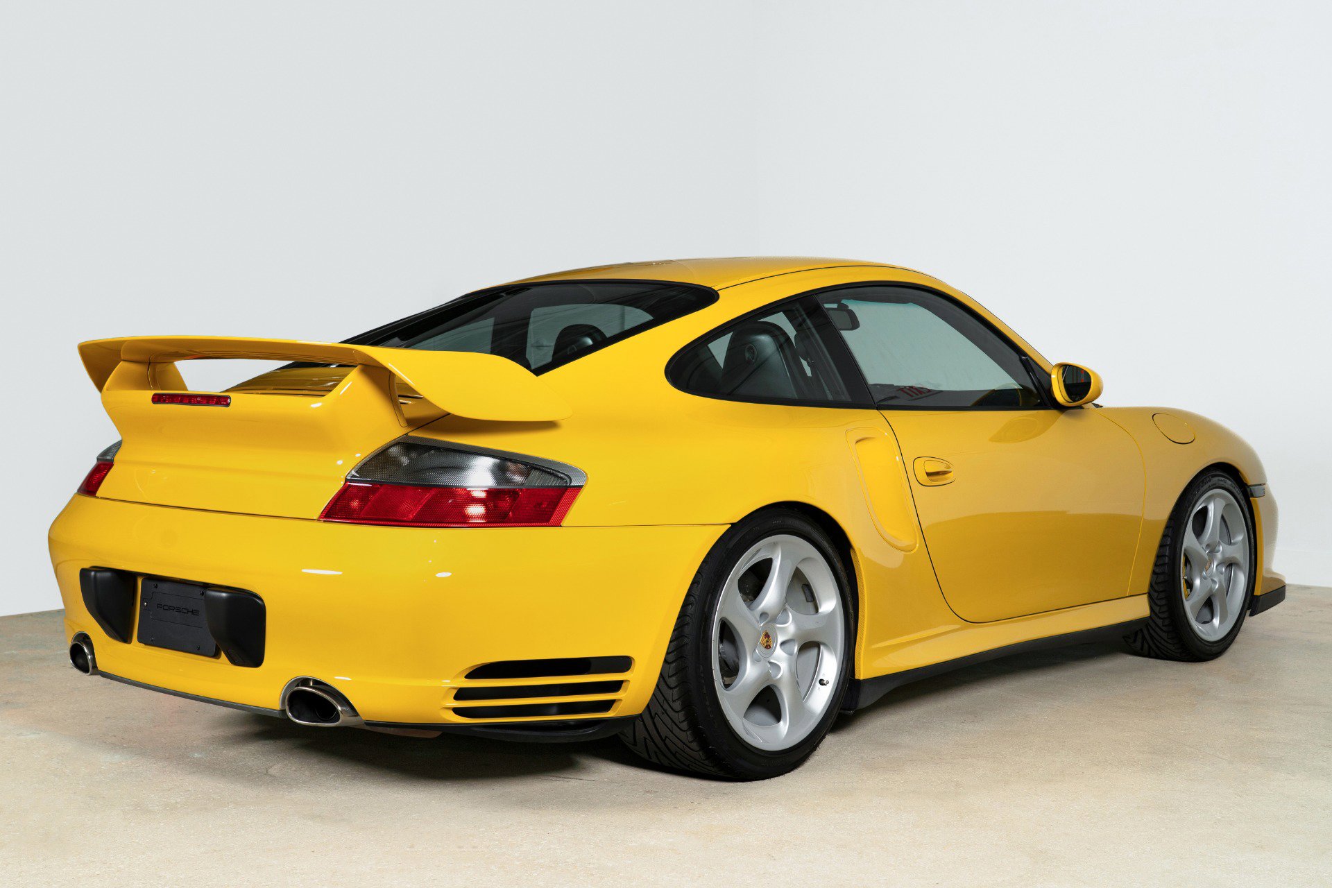Used 2003 Porsche 911 GT2 RWD image 6