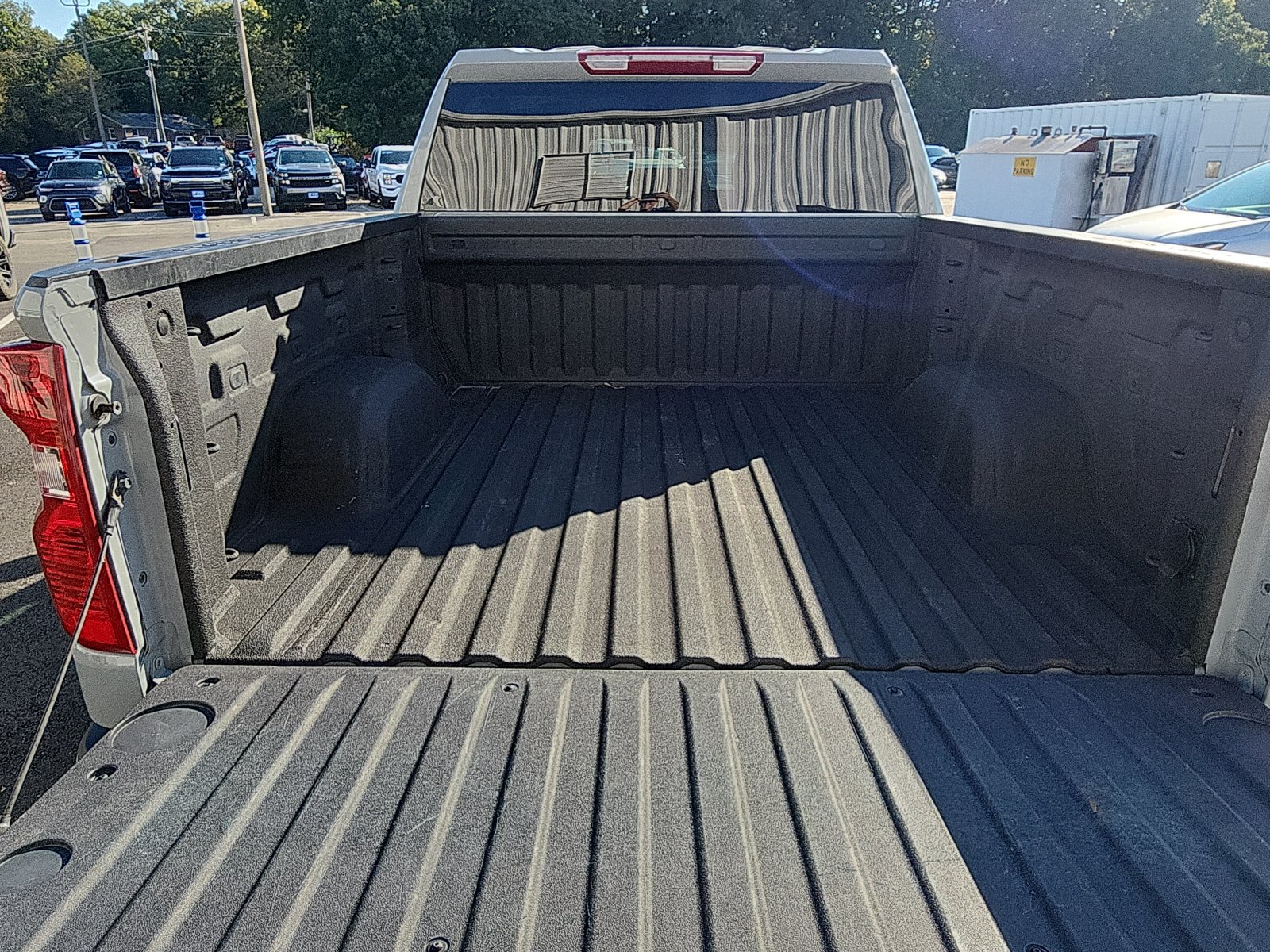 Used 2024 Chevrolet Silverado 1500 LT AWD/4WD image 25