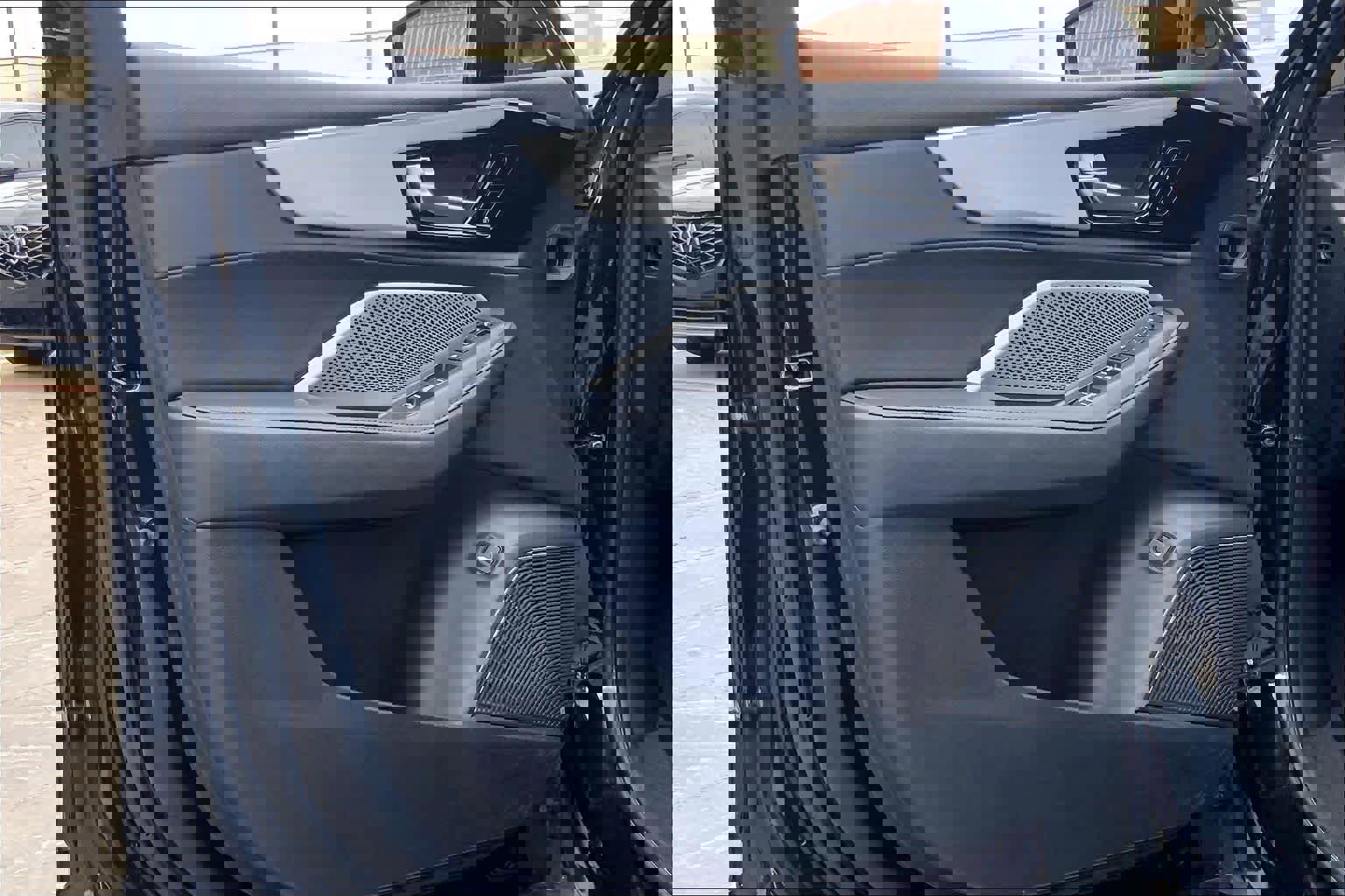 Used 2025 Acura MDX image 22