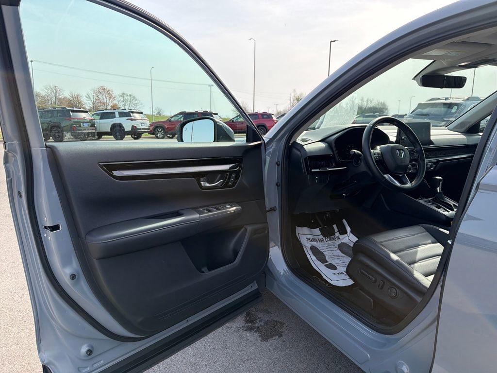 Used 2025 Honda CR-V EX-L image 13