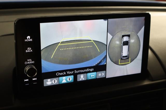 Used 2025 Honda Pilot TrailSport image 38