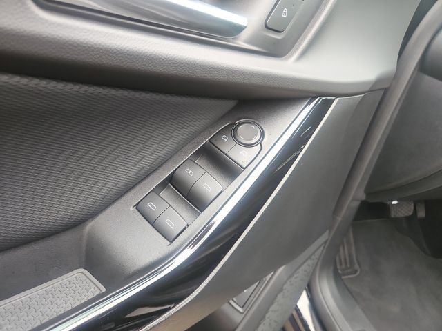 Used 2026 Chevrolet Equinox LT w/ Convenience Package II FWD image 12