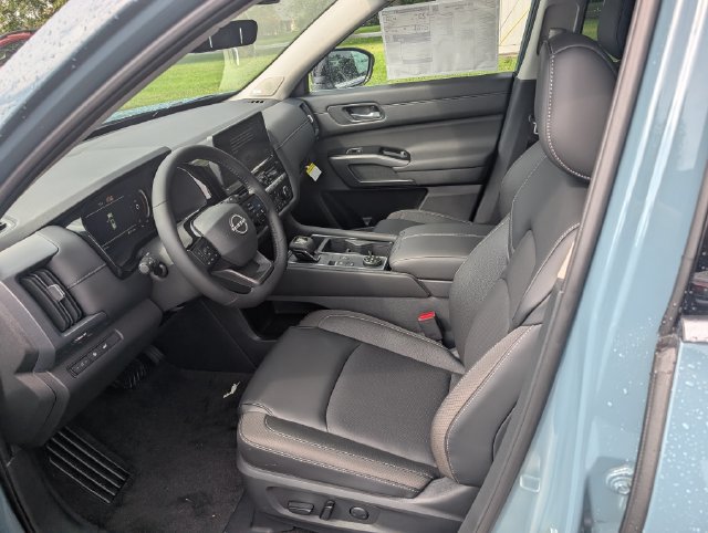 New 2026 Nissan Pathfinder SL w/ SL Premium Package AWD/4WD image 13