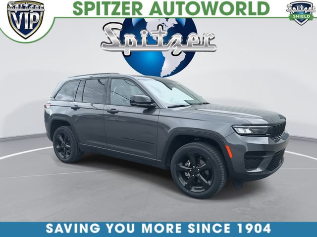 Used 2024 Jeep Grand Cherokee Altitude AWD/4WD image 2