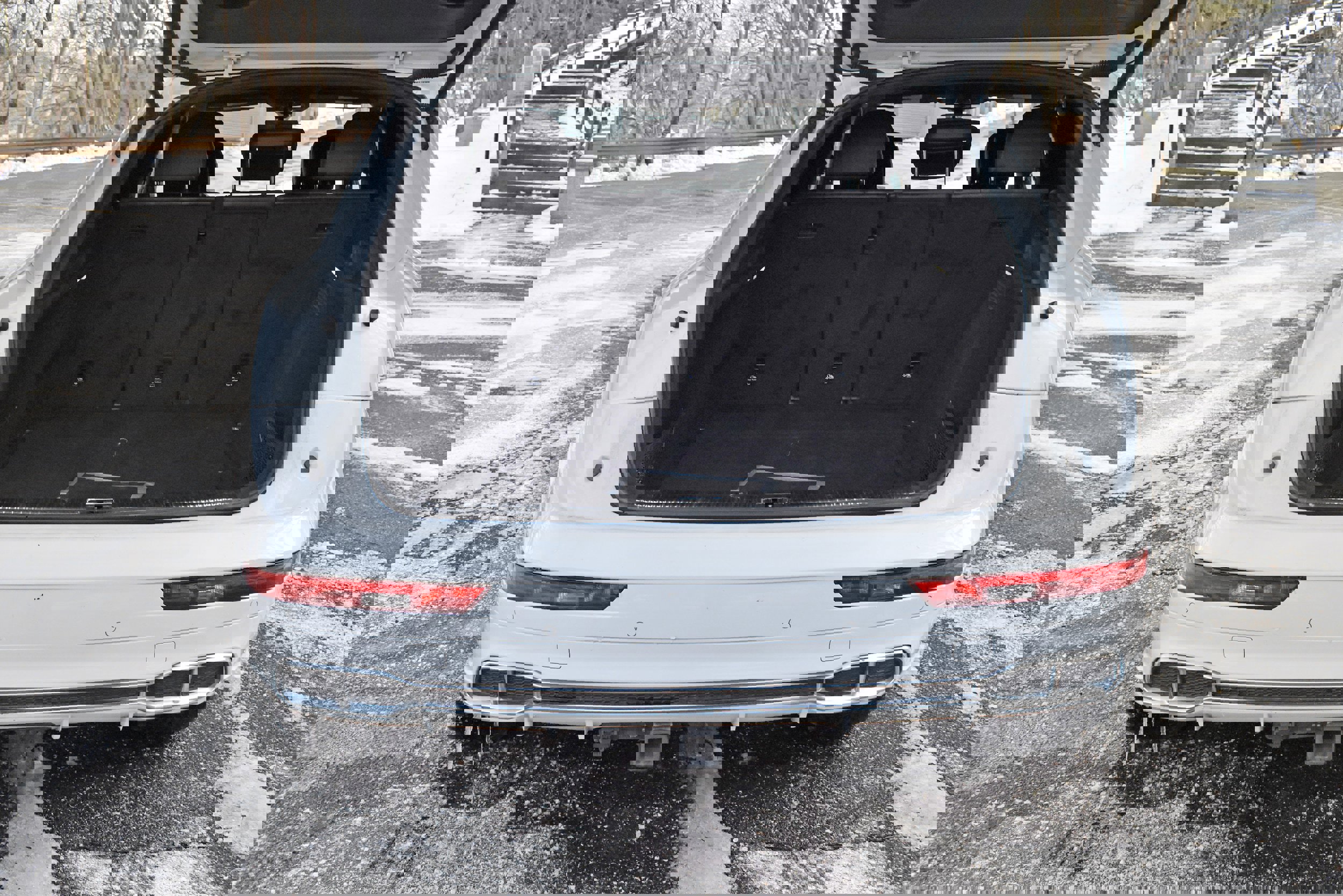 Used 2020 Audi SQ5 Premium Plus w/ Premium Plus Package image 16