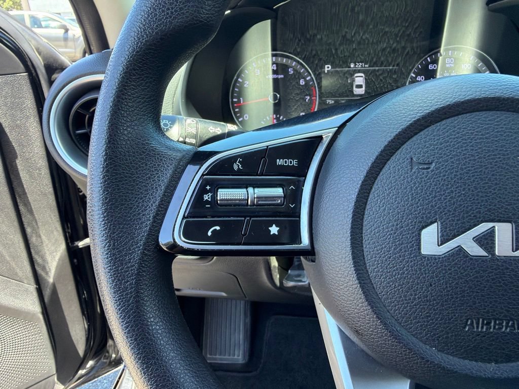 Used 2023 Kia Forte LXS w/ LXS Technology Package FWD image 15
