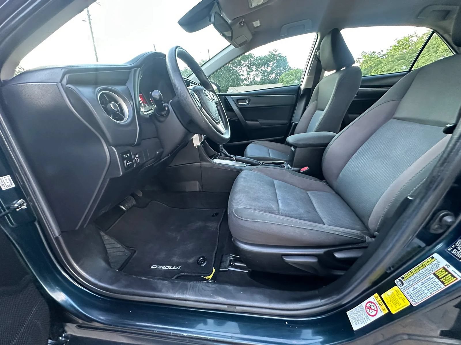 Used 2019 Toyota Corolla LE FWD image 11