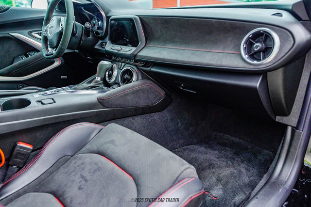 Used 2022 Chevrolet Camaro ZL1 image 27