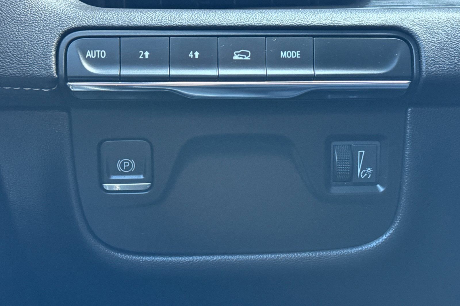 Used 2023 Cadillac Escalade Premium Luxury image 39