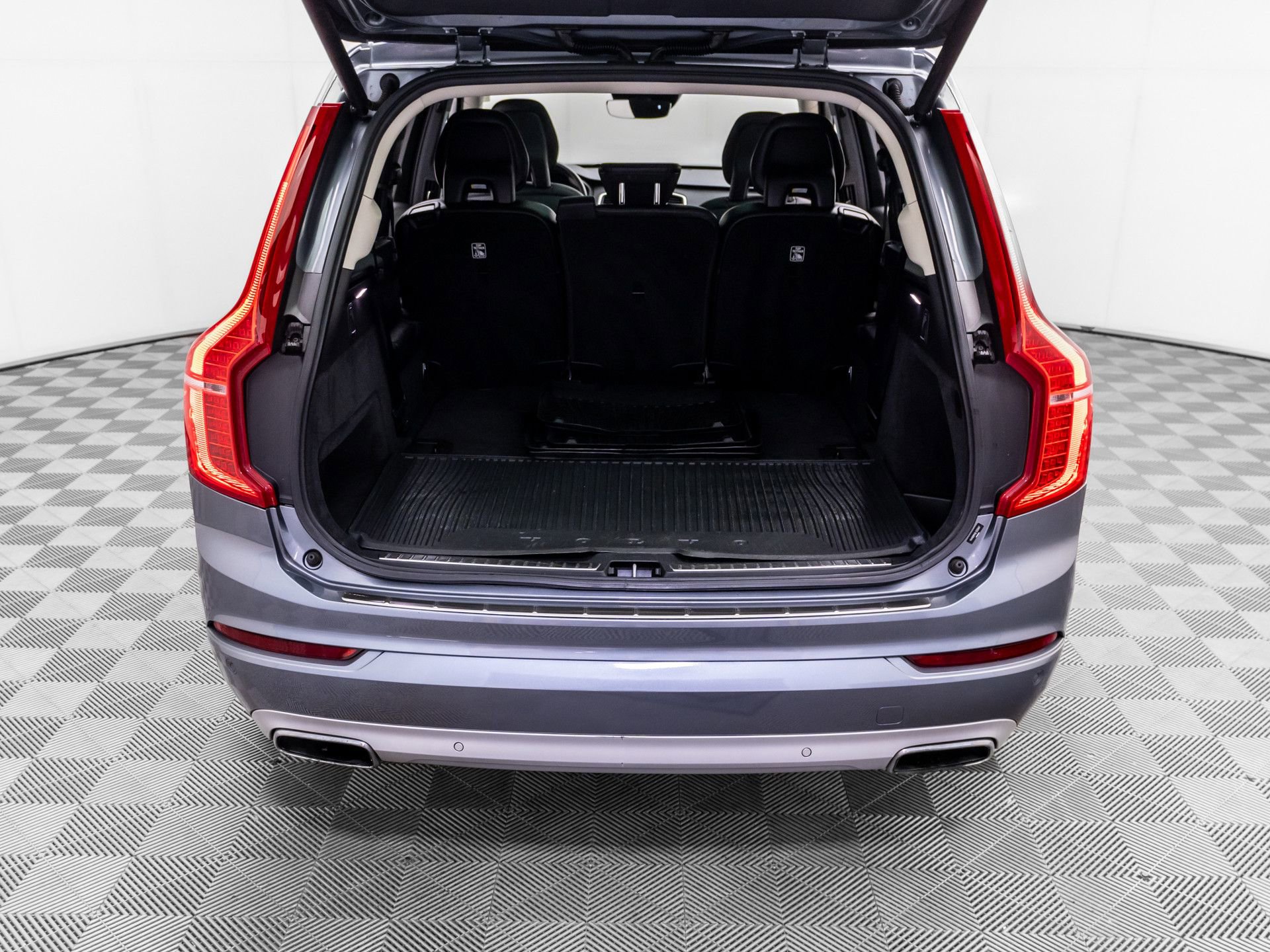 Used 2020 Volvo XC90 T5 Momentum image 21