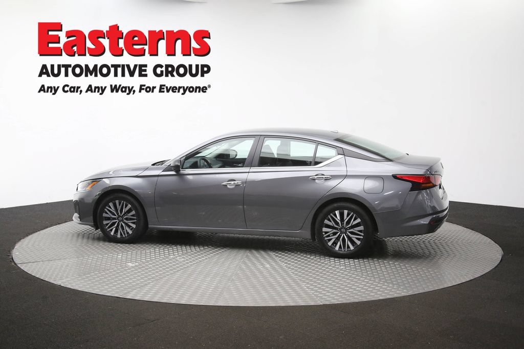 Used 2025 Nissan Altima 2.5 SV FWD image 61