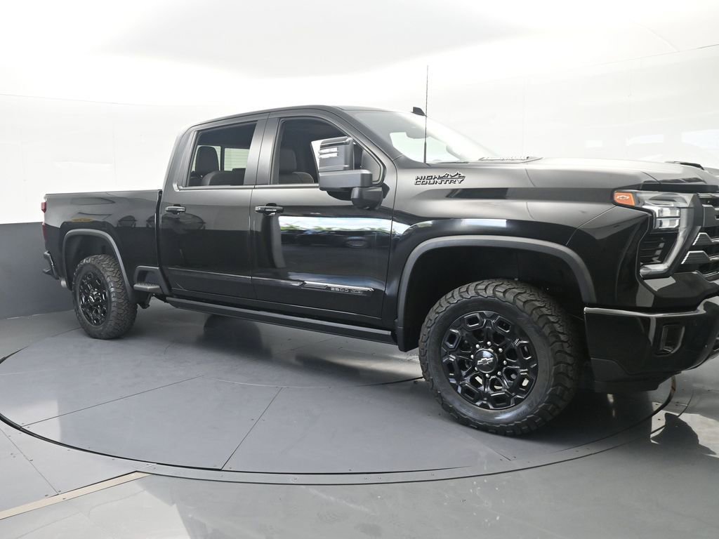 Used 2024 Chevrolet Silverado 2500 High Country w/ Midnight Edition AWD/4WD image 8