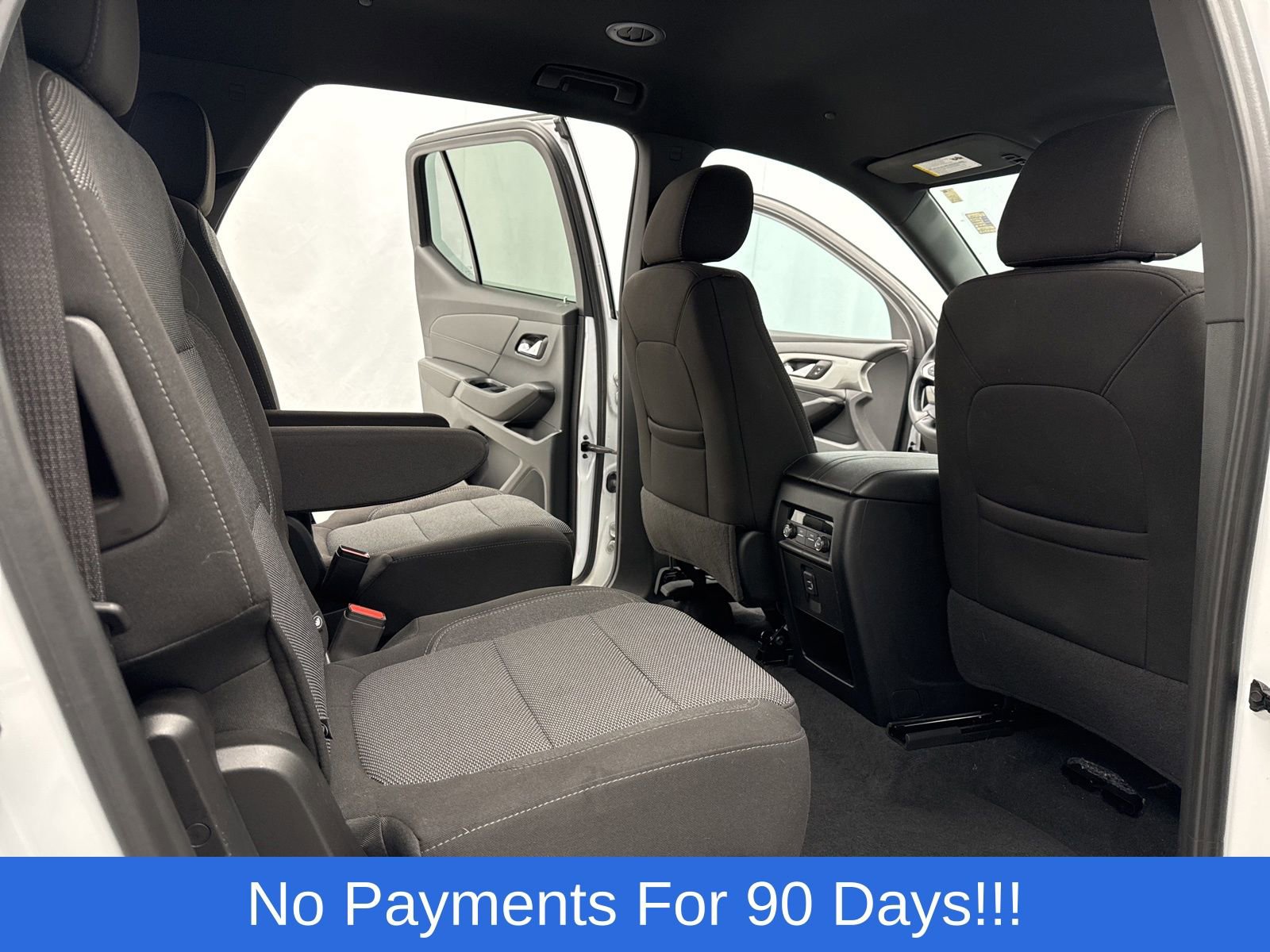 Used 2023 Chevrolet Traverse LT image 30