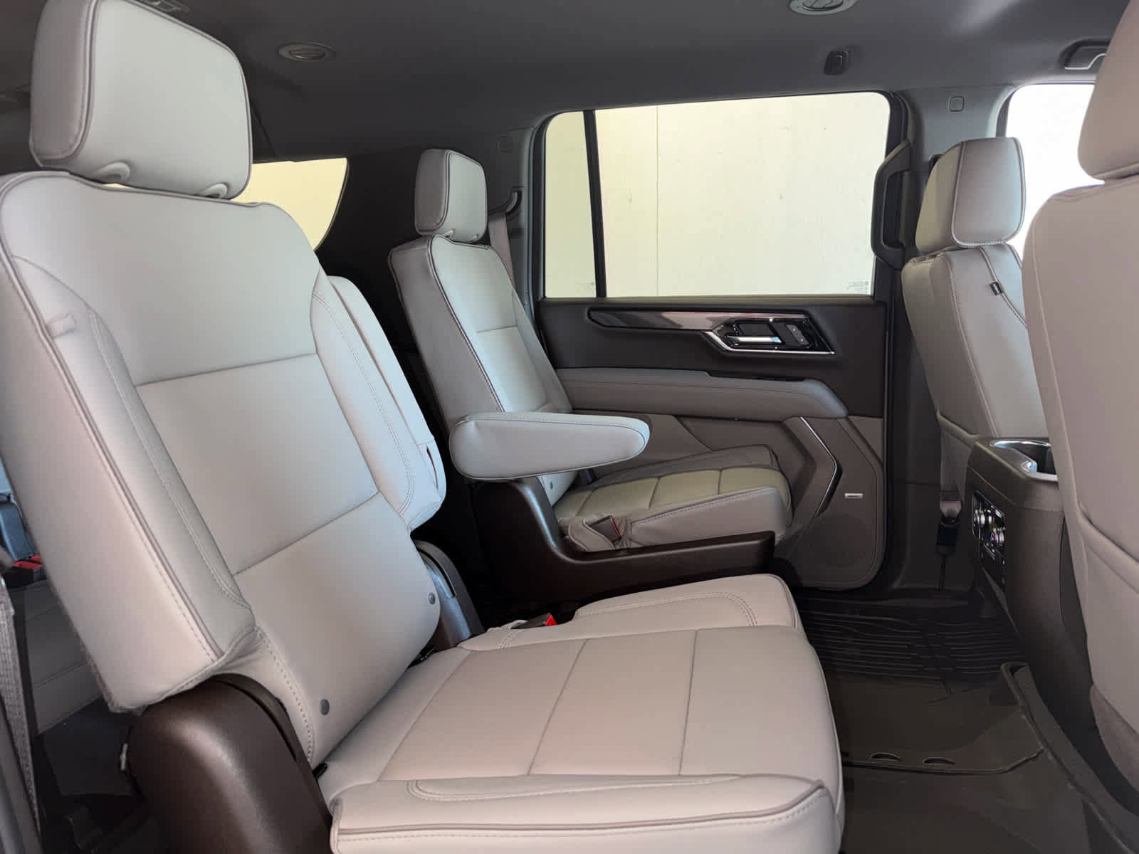 New 2026 GMC Yukon XL Elevation w/ LPO, Floor Liner Package image 38