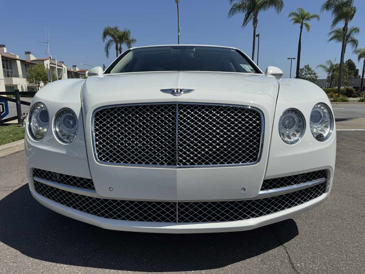 Used 2016 Bentley Flying Spur W12 image 12
