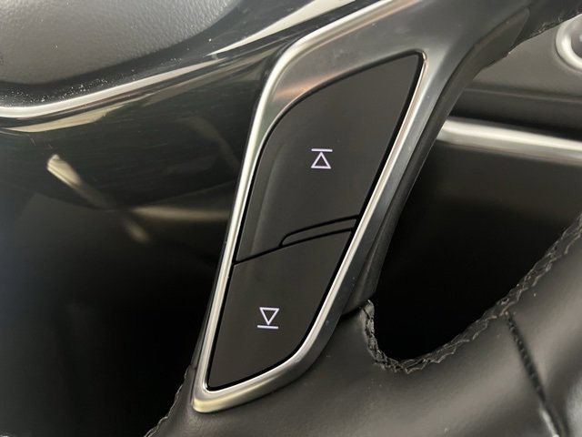 Used 2025 Cadillac XT5 Premium Luxury image 18