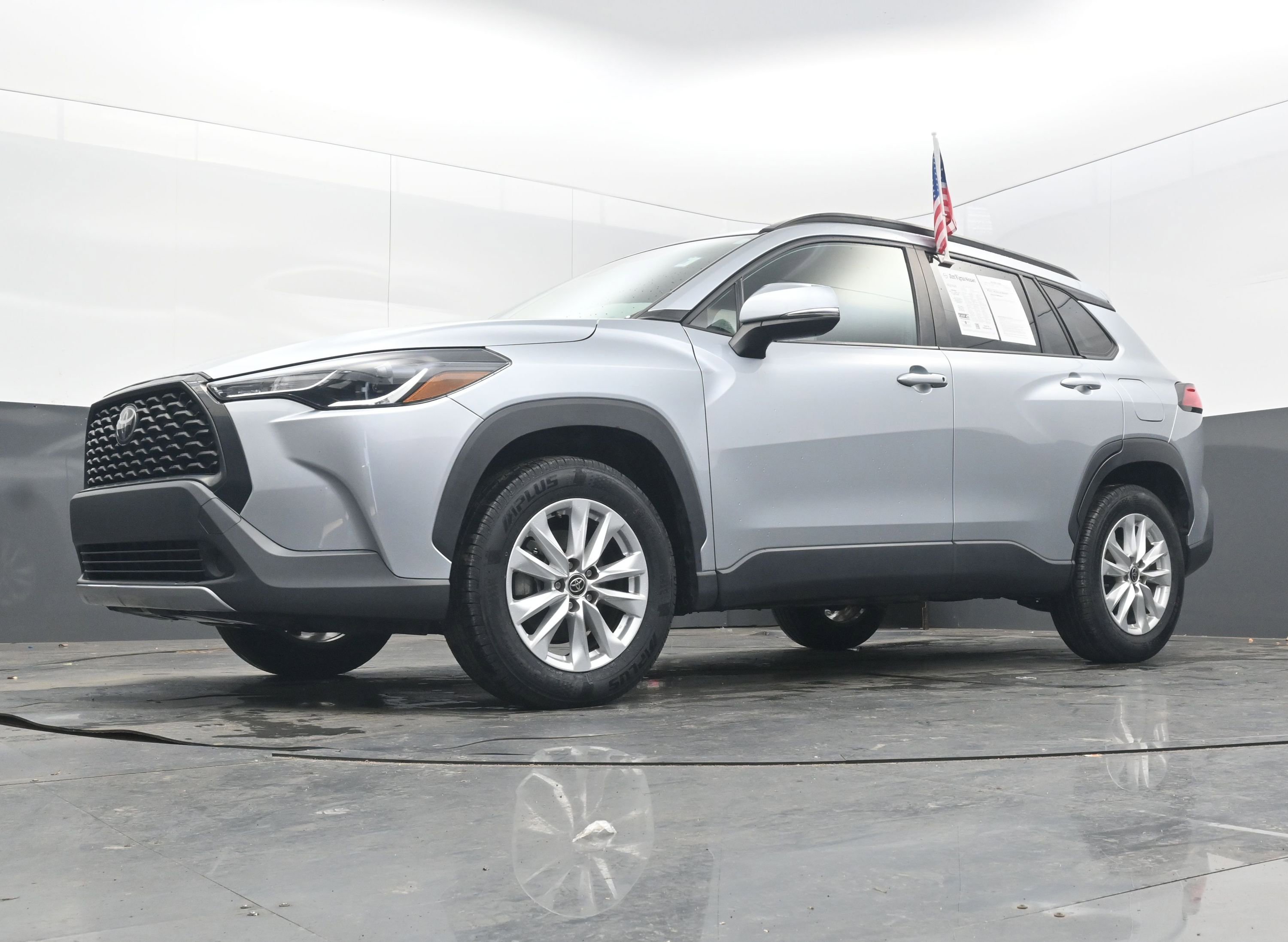 Used 2022 Toyota Corolla Cross LE image 25