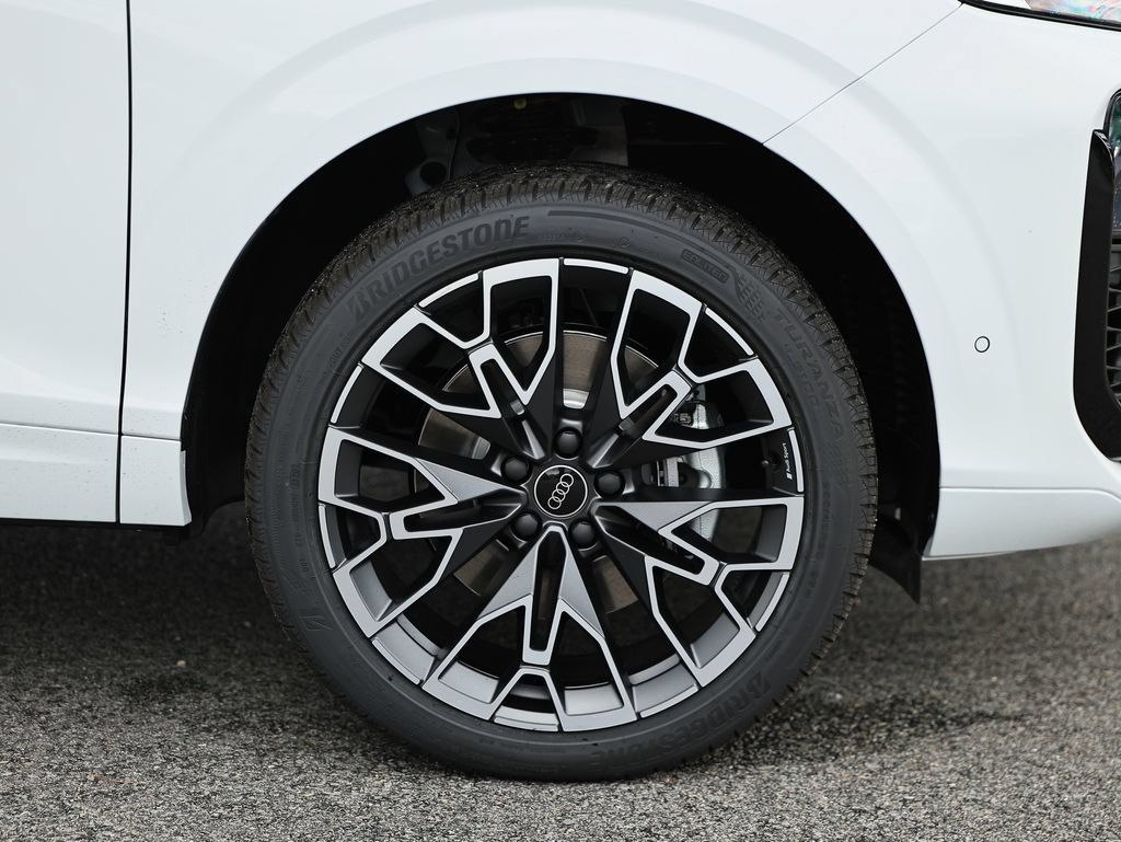 New 2026 Audi Q3 quattro 2.0T AWD/4WD image 5