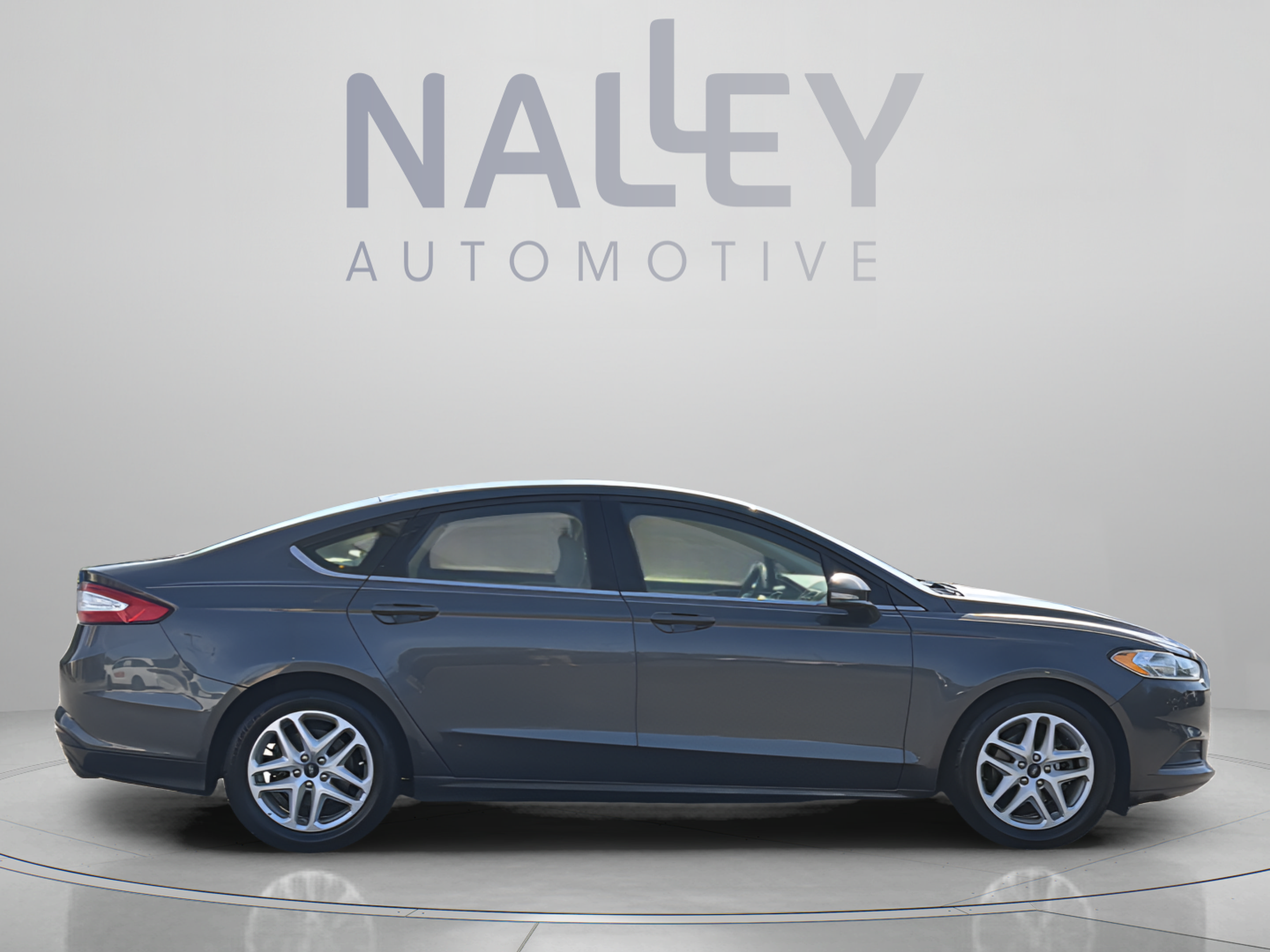 Used 2015 Ford Fusion SE FWD image 6