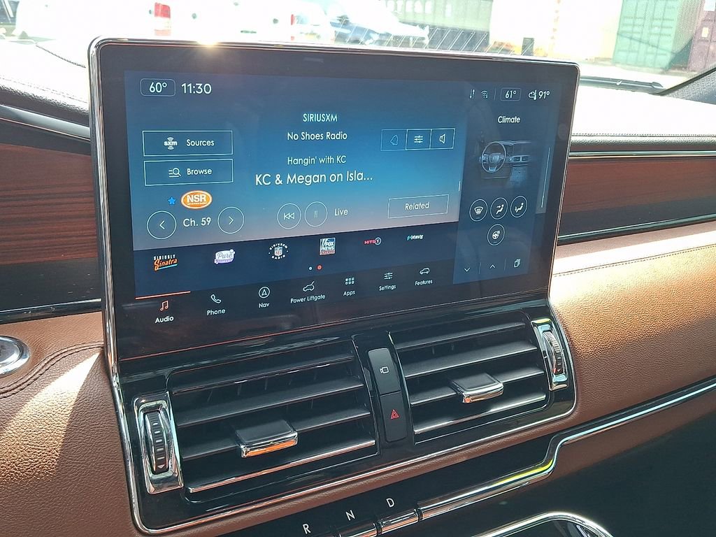 Certified 2024 Lincoln Navigator Reserve AWD/4WD image 3