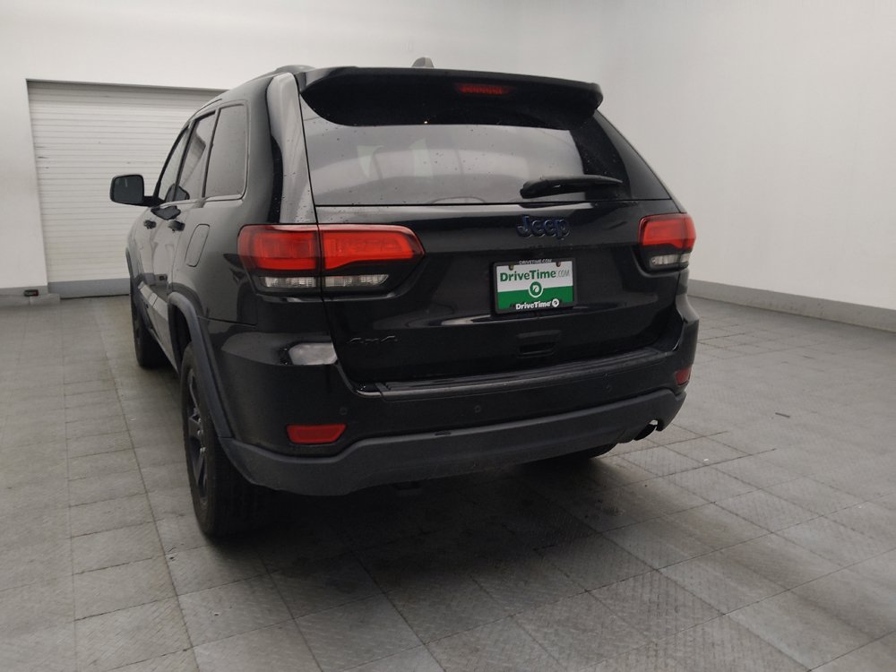 Used 2018 Jeep Grand Cherokee Laredo AWD/4WD image 5