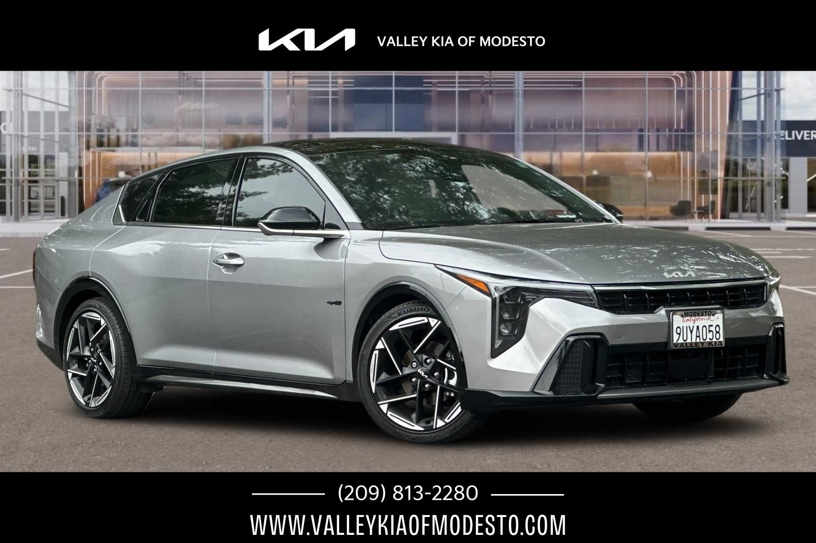Used 2025 Kia K4 GT-Line w/ GT-Line Premium Package FWD image 1