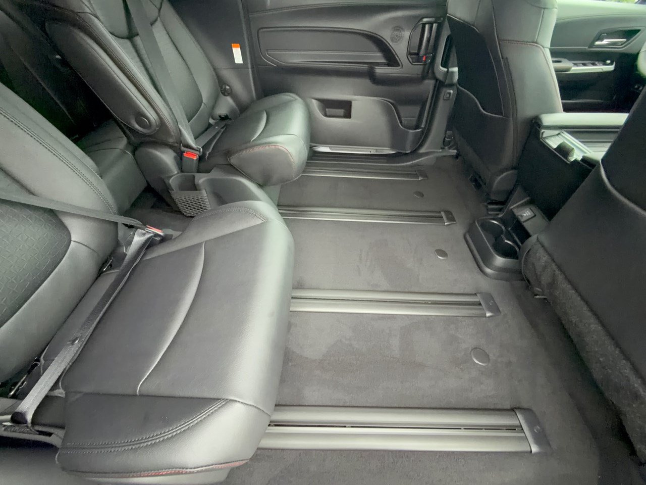 New 2026 Toyota Sienna XSE FWD image 30