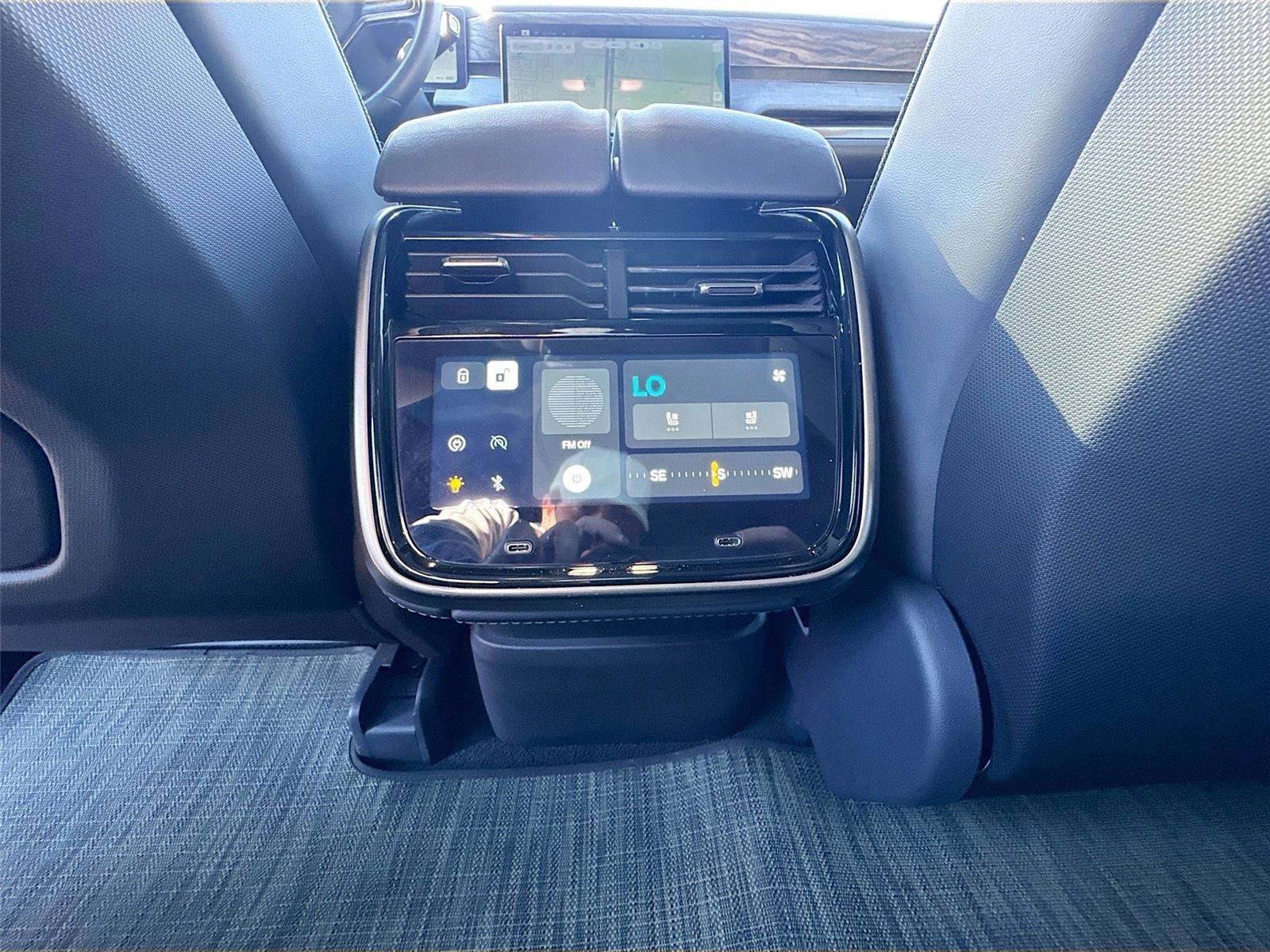 Used 2022 Rivian R1T Launch Edition image 18