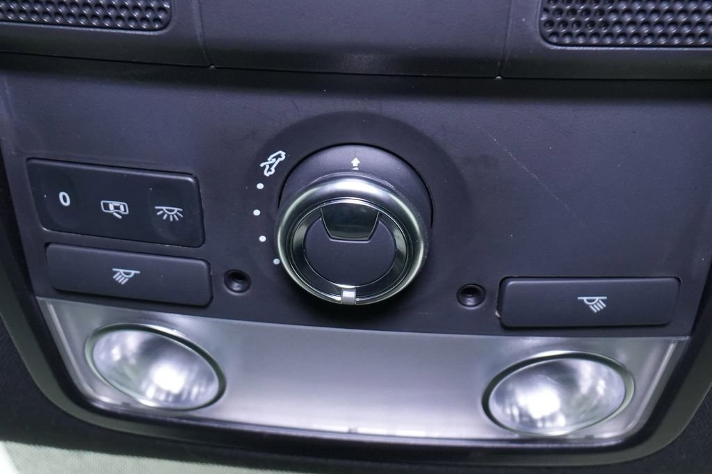 Used 2012 Volkswagen Beetle Turbo FWD image 36