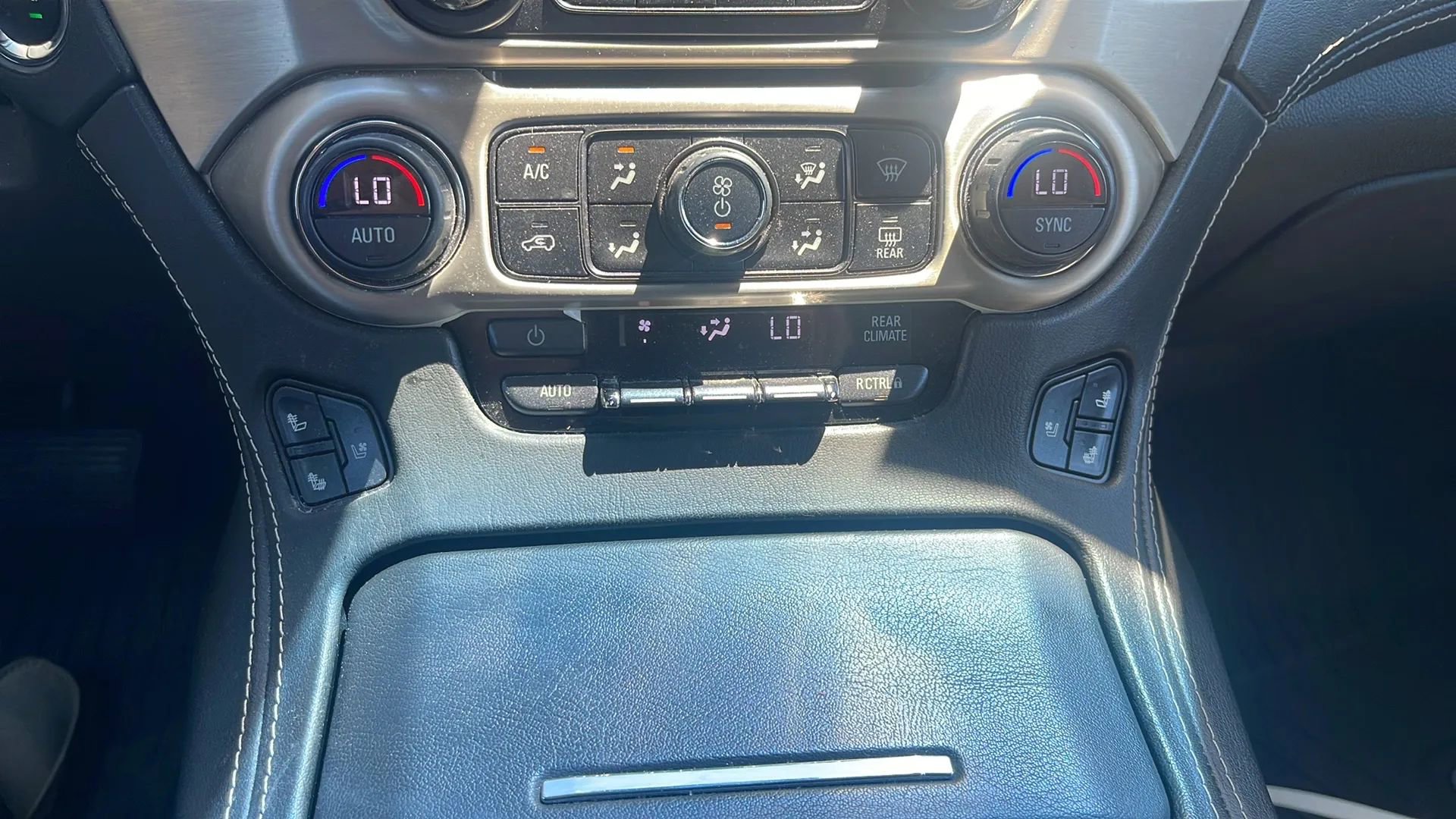 Used 2017 GMC Yukon Denali w/ Open Road Package image 21