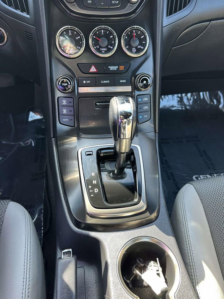 Used 2013 Hyundai Genesis 2.0T image 17